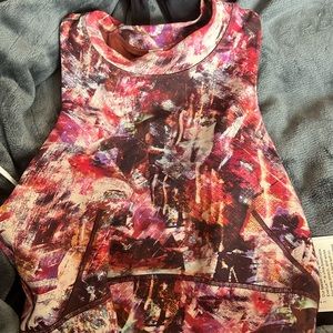 Lululemon everlux & mesh cropped tank size 4 NWT